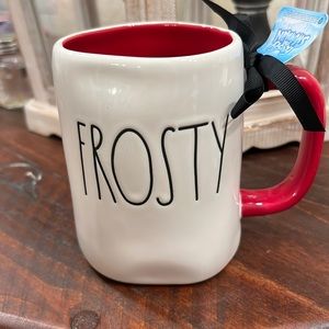 Rae Dunn frosty the snowman mug! ⛄️